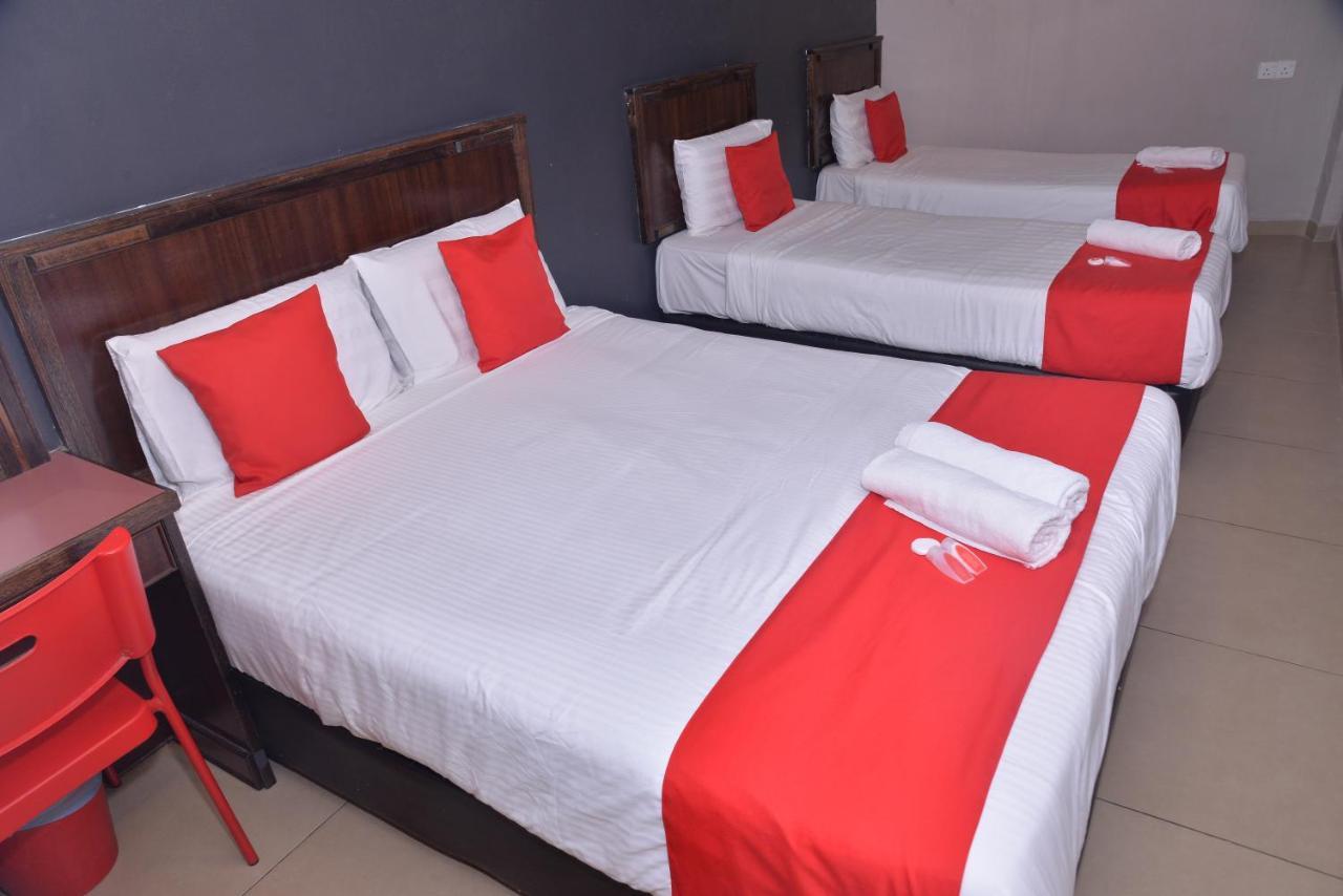 Nice Stay Hotel Raub Exteriör bild